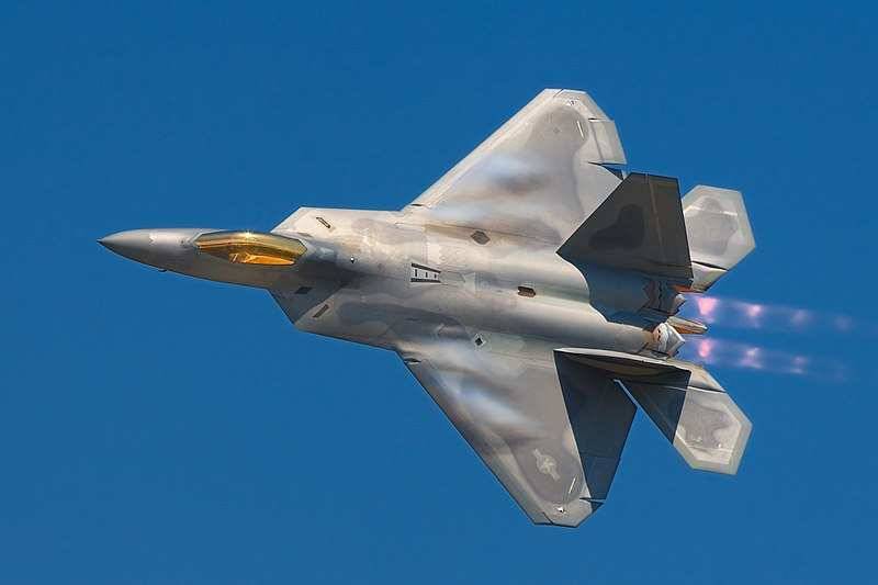 F-22 Raptor ВВС США уступает истребителям Китая даже после модернизации