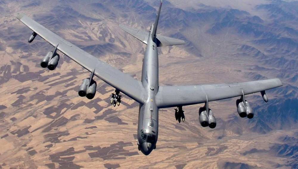 Пентагон перебросил на Тихий океан стратегические бомбардировщики В-52