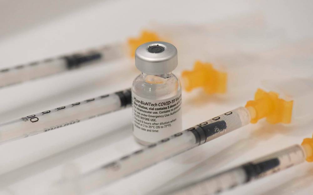 Украина получит 117 тысяч доз вакцины от Pfizer: реакция Евросоюза