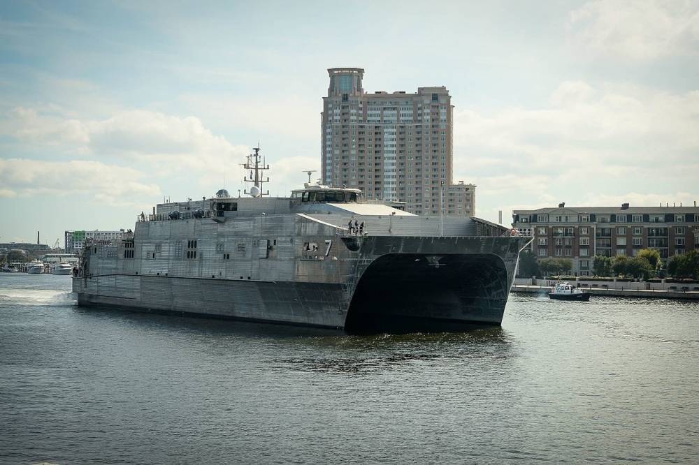 Командование ВМС США хочет обновить палубные вертолеты и беспилотники