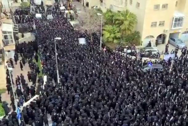 Иерусалим: в похоронах раввина приняли участие тысячи людей