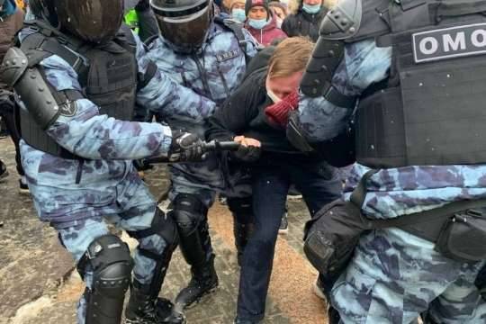 Протесты в защиту Навального: задержано более 2,5 тысяч человек