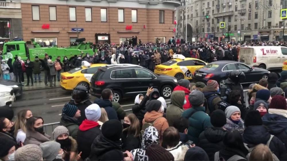 Эгоизм оппозиции: реакция бизнеса на проведение незаконных митингов в России