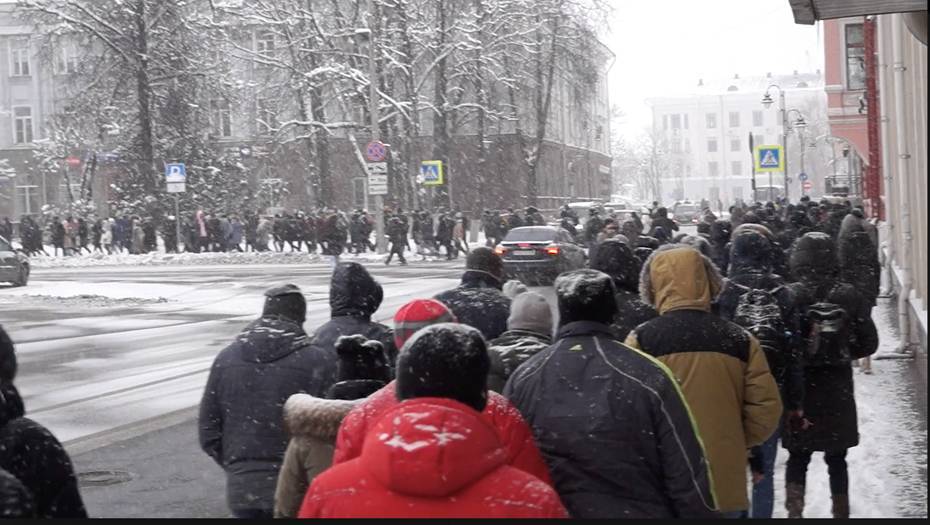 В Пскове после несанкционированной акции задержали более 30 человек