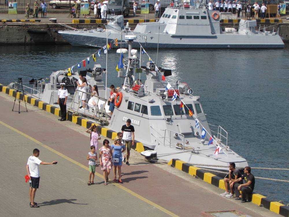ВМС Украины примут на вооружение еще несколько американских катеров типа Island