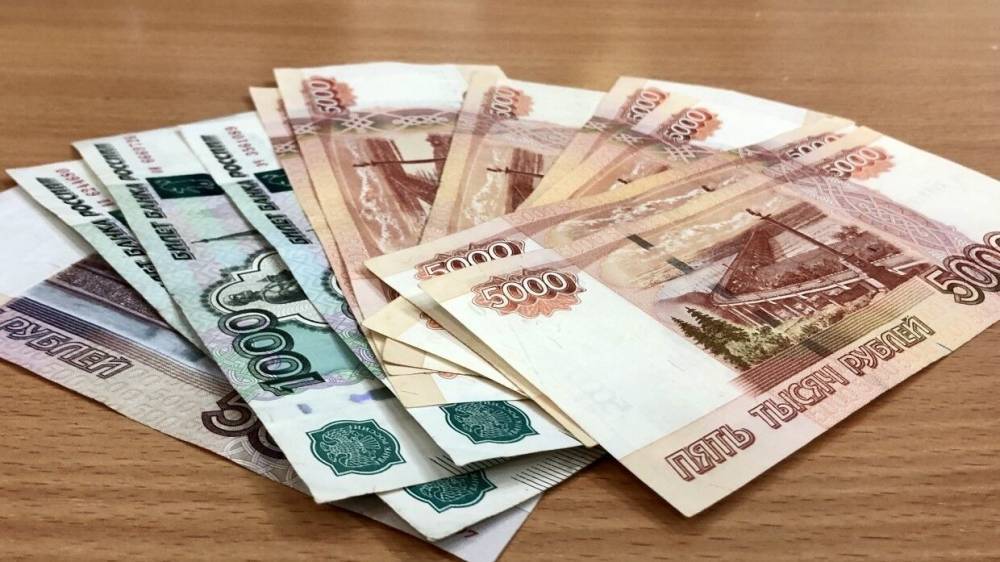 Аналитики отмечают рекордный рост объема наличных средств в России