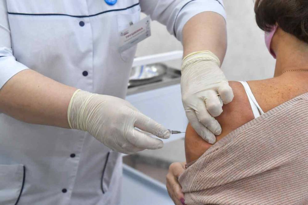 41-летняя женщина внезапно скончалась после прививки вакциной Pfizer