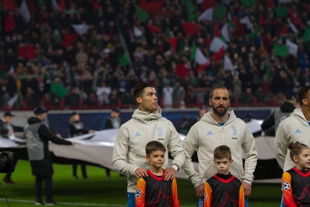 "Ювентус" отложил вылет в Милан на матч Серии А из-за вспышки коронавируса
