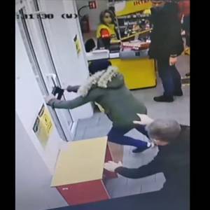 В Запорожье поймали вора, который стрелял в охранника супермаркета. Видео