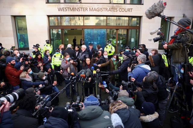 Суд в Лондоне не освободил Ассанжа под залог