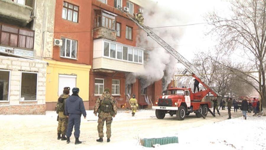Взрыв произошел в многоквартирном доме в Луганске