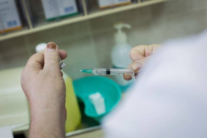 Провал вакцинации во Франции: за шесть дней привили всего 516 человек - Cursorinfo: главные новости Израиля