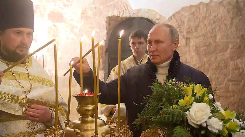 Путин посетил рождественскую службу в церкви Николы на Липне под Нижним Новгородом — видео