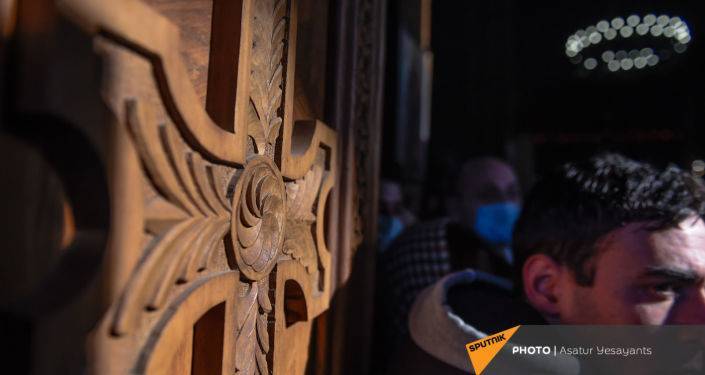 Требование об отставке Пашиняна естественное - глава канцелярии Армянской церкви