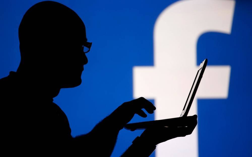 Суд Италии наложил штраф на компанию Facebook за копирование функций