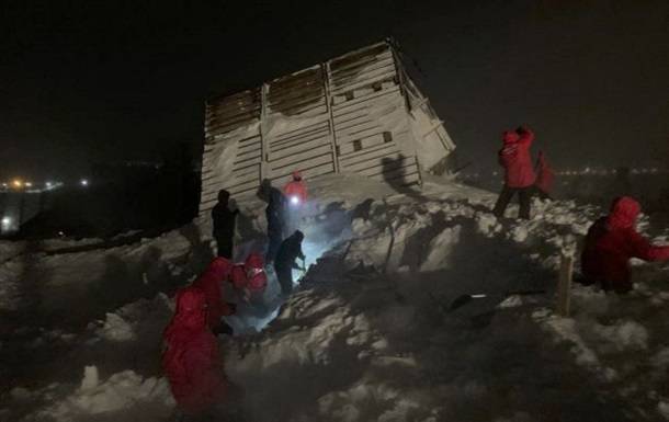 В России три человека погибли при схождении лавины