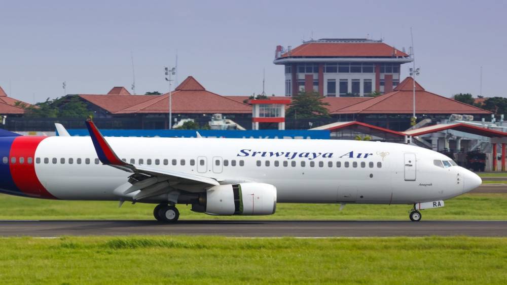 Индонезийский Boeing 737-500 не подавал сигналов бедствия перед крушением