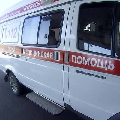 Легковушка сбила пешехода на трассе М-9 в Подмосковье и опрокинулась