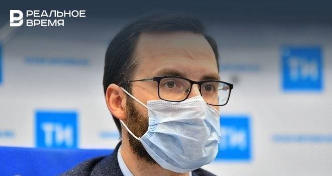 Замминистра здравоохранения Татарстана отчитал журналистов на пресс-конференции за отсутствие масок