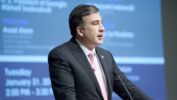 Политолог назвал провокацией слова Саакашвили о возвращении в Грузию
