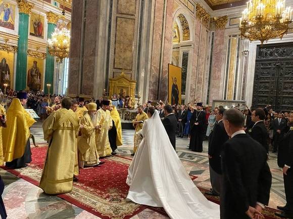 В Исаакиевском соборе проходит венчание великого князя Георгия Романова с итальянкой Ребеккой Беттарини (фото)