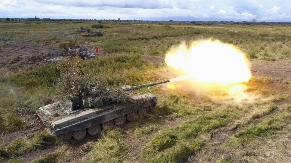 Сухопутные войска РФ получат более 2,5 тыс. новейших образцов оружия в 2021 году