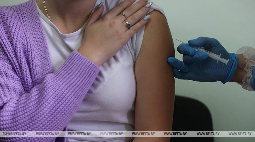 Массовая прививочная кампания от COVID-19 среди учащихся стартовала в Могилевском медколледже