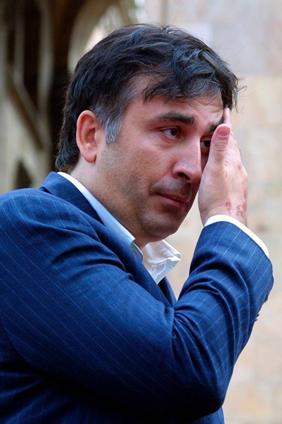 Появились кадры с задержанным Михаилом Саакашвили в наручниках