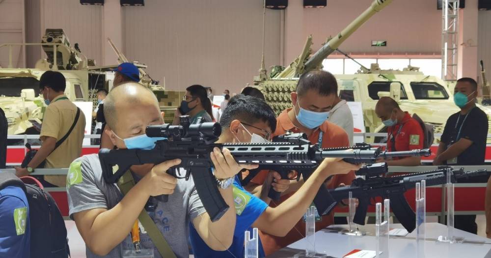 Пулеметы, штурмовые и снайперские винтовки: в Китае показали новое огнестрельное оружие (фото)