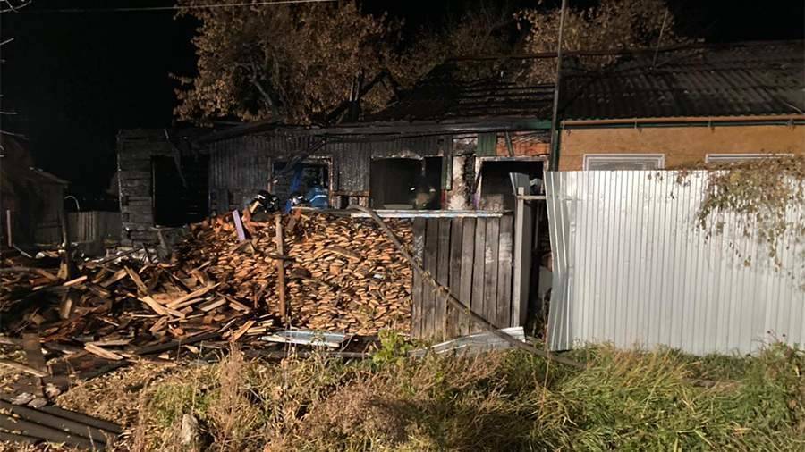 Трое детей и трое взрослых погибли при пожаре в доме в Кургане