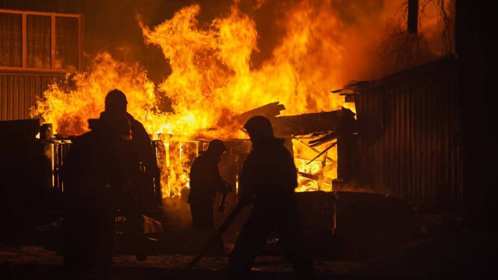 Жертвами пожара в жилом доме в Москве стали два человека