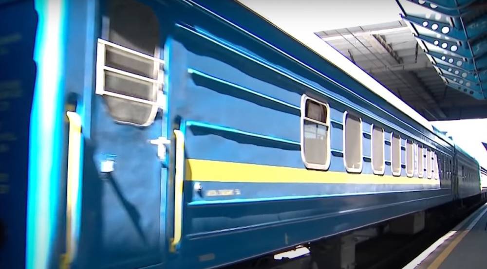 Собирайте чемоданы: "Укрзализныця" запускает более десятка дополнительных поездов, куда можно ехать