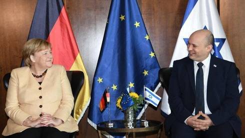 Прощальный визит Меркель: Беннет жалуется на Иран, Лапид напоминает о Холокосте