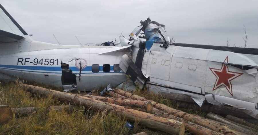 16 человек погибли: в Татарстане потерпел крушение самолёт с парашютистами