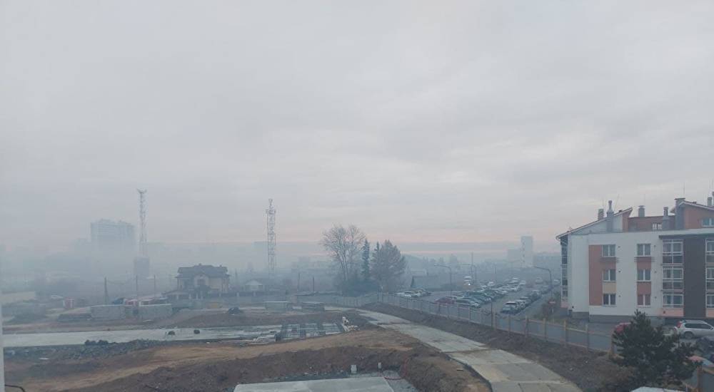Смог от тлеющего в Екатеринбурге торфяника продержится еще двое суток