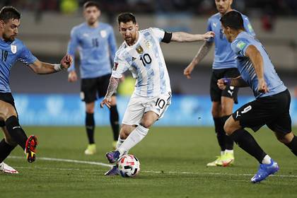 Гол Месси помог сборной Аргентины победить Уругвай в отборе на ЧМ-2022