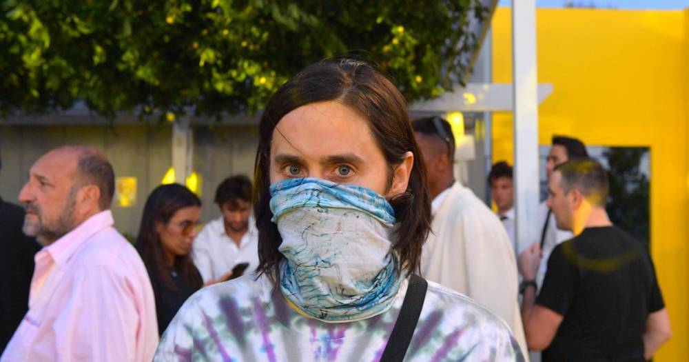 Джаред Лето пострадал на массовых протестах антивакцинаторов в Риме (видео)