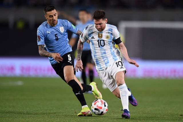 ЧМ-2022: Аргентина разгромила Уругвай, первая осечка Бразилии