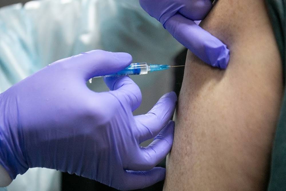 Жителей России предложили штрафовать за уклонение от вакцинации против COVID-19