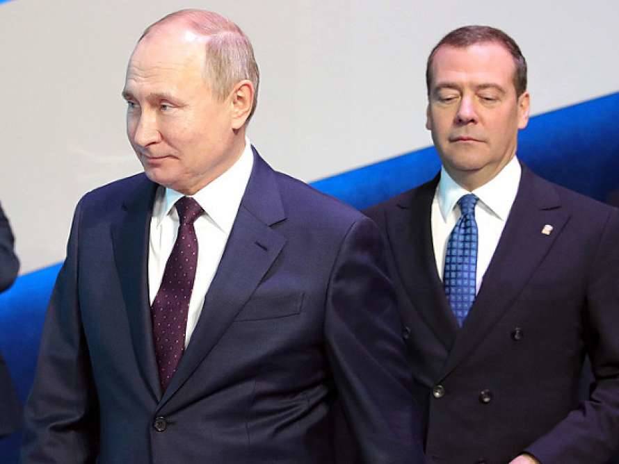 «Тень» Путина напомнила Зеленскому о российских деньгах