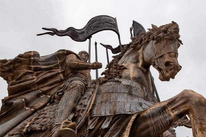 Памятник Александру Невскому в Самолве собираются исключить из состава приграничной зоны