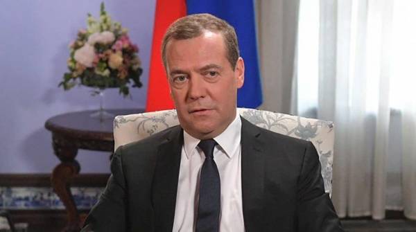 Медведев в статье послал кураторам Украины четкий сигнал по Зеленскому