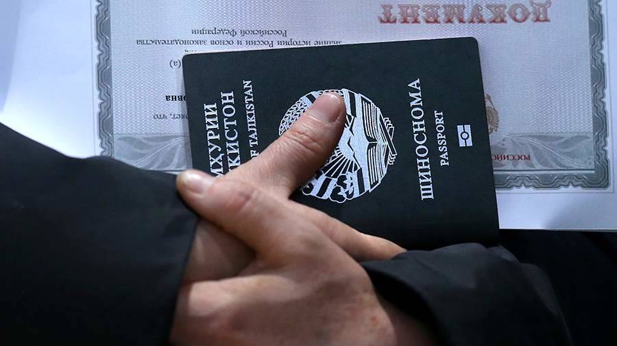 МВД запланировало вынести миграционные процедуры за пределы России