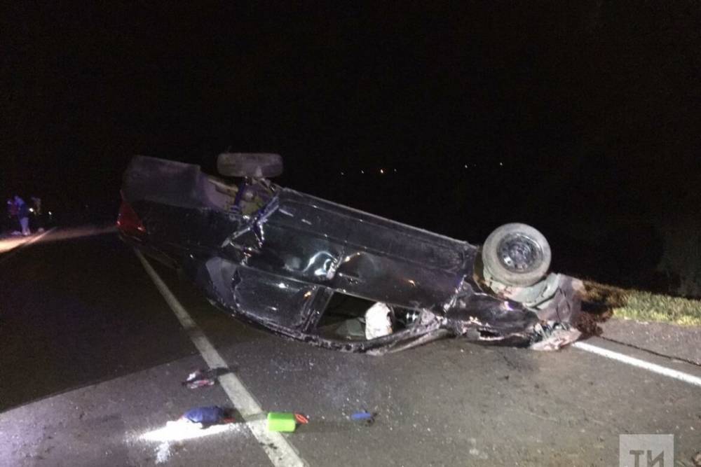 Водитель смог выбраться из перевернувшегося авто в РТ, но скончался от травм