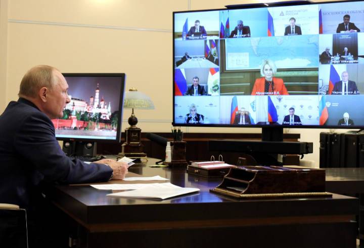 Дмитрий Патрушев рассказал Владимиру Путину об участии Ленобласти в развитии сельского хозяйства страны