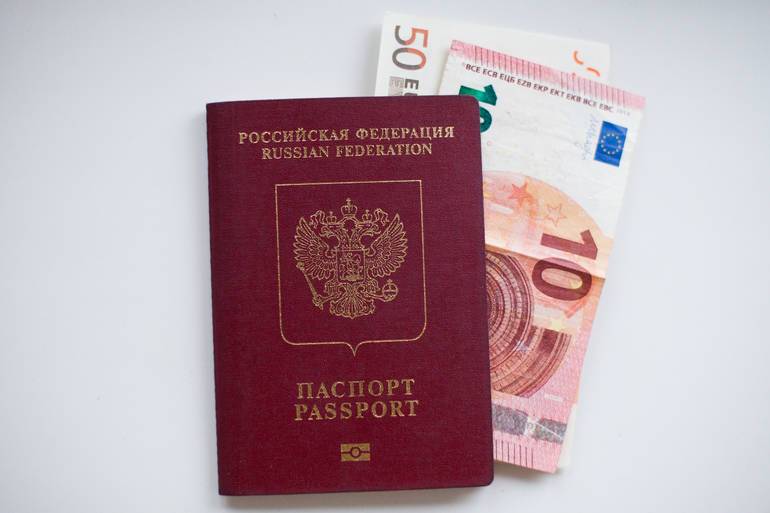 В Петербурге заработал новый сервис по оформлению загранпаспортов