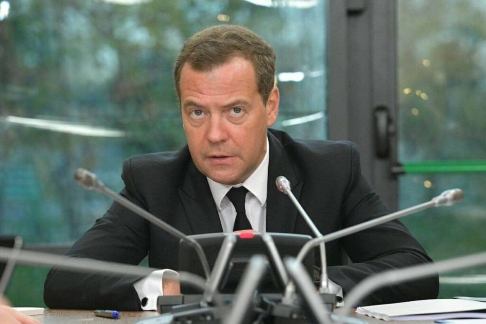 Медведев заявил о необходимости дождаться нового руководства Украины