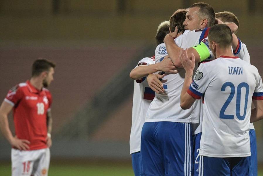 Франков заявил, что сборная России далека от игры в футбол, но может победить Словению