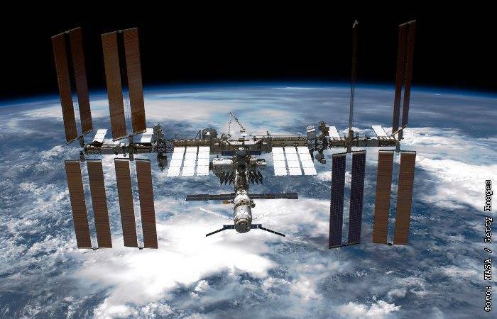 Американская компания NanoRacks выведет три спутника на орбиту Земли с МКС