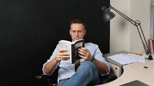 Навального сняли с учета как склонного к побегу, но поставили на учет как террориста